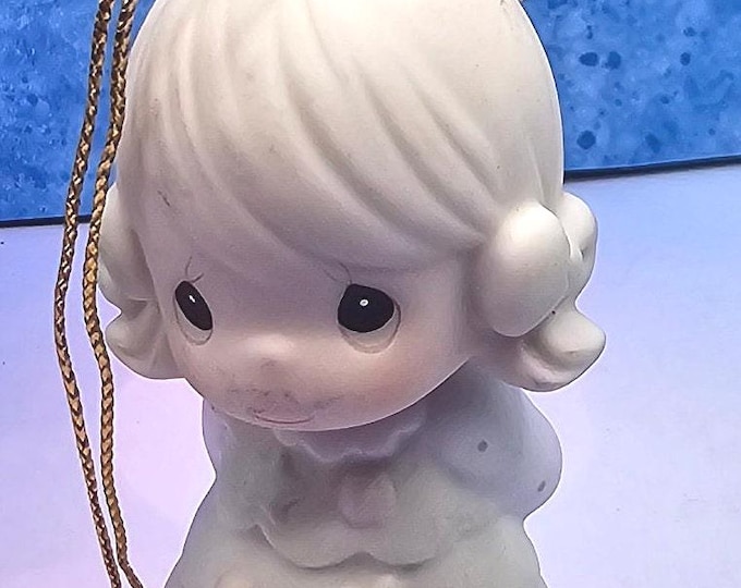 Precious Moments Figurine 1994 You're As Pretty as a Christmas Tree A9/17