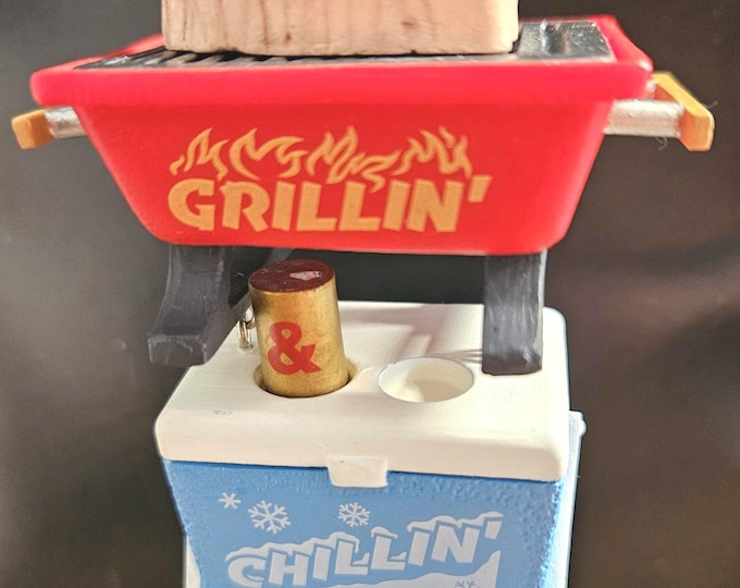 Hallmark keepsake "Grillin & Chillin."Christmas Tree Ornament A6/6