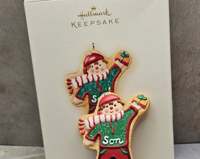 2007 Hallmark Keepsake Christmas Ornament Son Gingerbread Cookie Mother B3/19