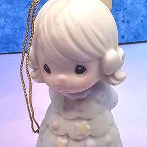 1994 Precious Moments Ornament: &quot;You&#39;re as Pretty as a Christmas Tree&quot; (A9/17) Box 3