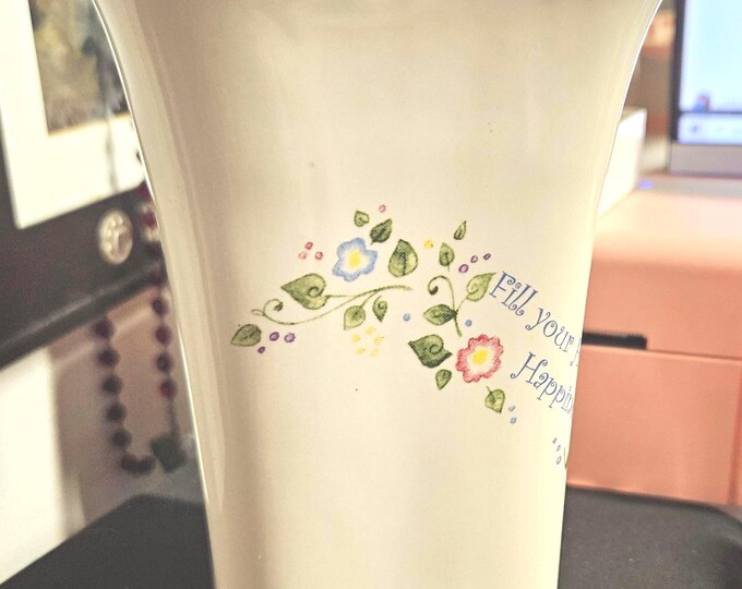 Vintage Love & Hearts Ceramic Square Flower Vase with the Message: "Fill Your Hearts with Love." B8/14