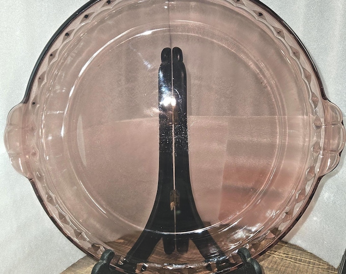 Pyrex Amethyst Purple Fluted Pie Pan (229), 1990s. A1/14