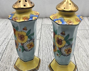 Vintage Japan Lusterware Salt & Pepper Shakers Hand painted Gilded Ornate Set yellow and blue A8/17