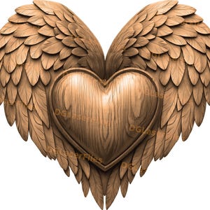 Könnte beinhalten: Eine Holzherzskulptur mit detaillierten, federartigen Flügeln. Die Herzform ist zentriert, mit einer strukturierten Holzmaserung. Die Flügel erstrecken sich nach außen und bilden ein symmetrisches Design. Die Skulptur hat einen warmen, natürlichen Holzton.