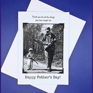 Tarjeta de armas de fuego del Día del Padre / Padre e hija disparando rifles / Foto vintage / Aprende de papá / Gracias padrastro / Caza 2.ª enmienda