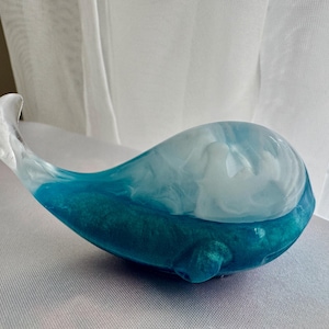 Ocean Resin Art Whale, Resin Whale, Epoxy Resin Whale Figurine, Whale Decor, Resin Art, Flowers, Ocean Lover, Beach Art, Sea Animals, Ocean