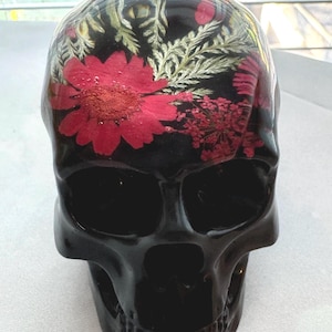 Resin Skull, Beautiful transparent skull, Flower Skull, Flower Art Decor, Unique Gift, Ornament, Skull, Mixed Flower Skull, Epoxy Skull