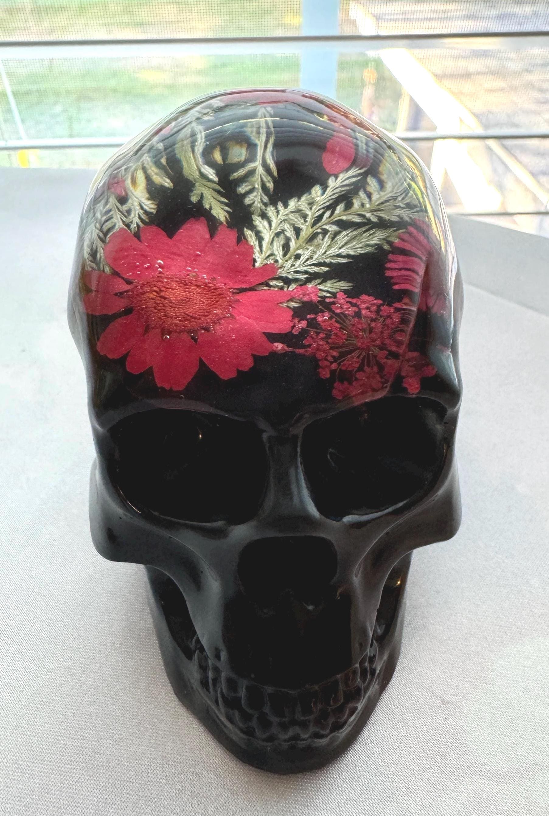 Resin Skull, Beautiful transparent skull, Flower Skull, Flower Art Decor, Unique Gift, Ornament, Skull, Mixed Flower Skull, Epoxy Skull