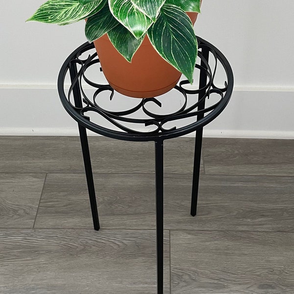 Decorative metal Plant Stand, Indoor/Outdoor side table for Flower Pots, Modern Home Decor Small Round Side End Table 12" dia, 21" hgt