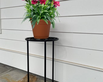 Modern Metal Plant Stand: Indoor/Outdoor Side Table