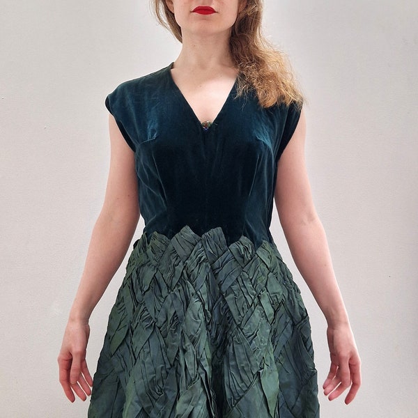 1950s Vintage Dark Forest green Silk Taffeta and Velvet Dress with Unusual Quilted Skirt Small Medium UK 10