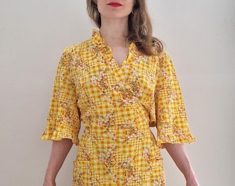 1960s Vintage Floral Lily of the Valley Yellow and Orange Checked Dressing Gown Robe Medium Large Extra Large