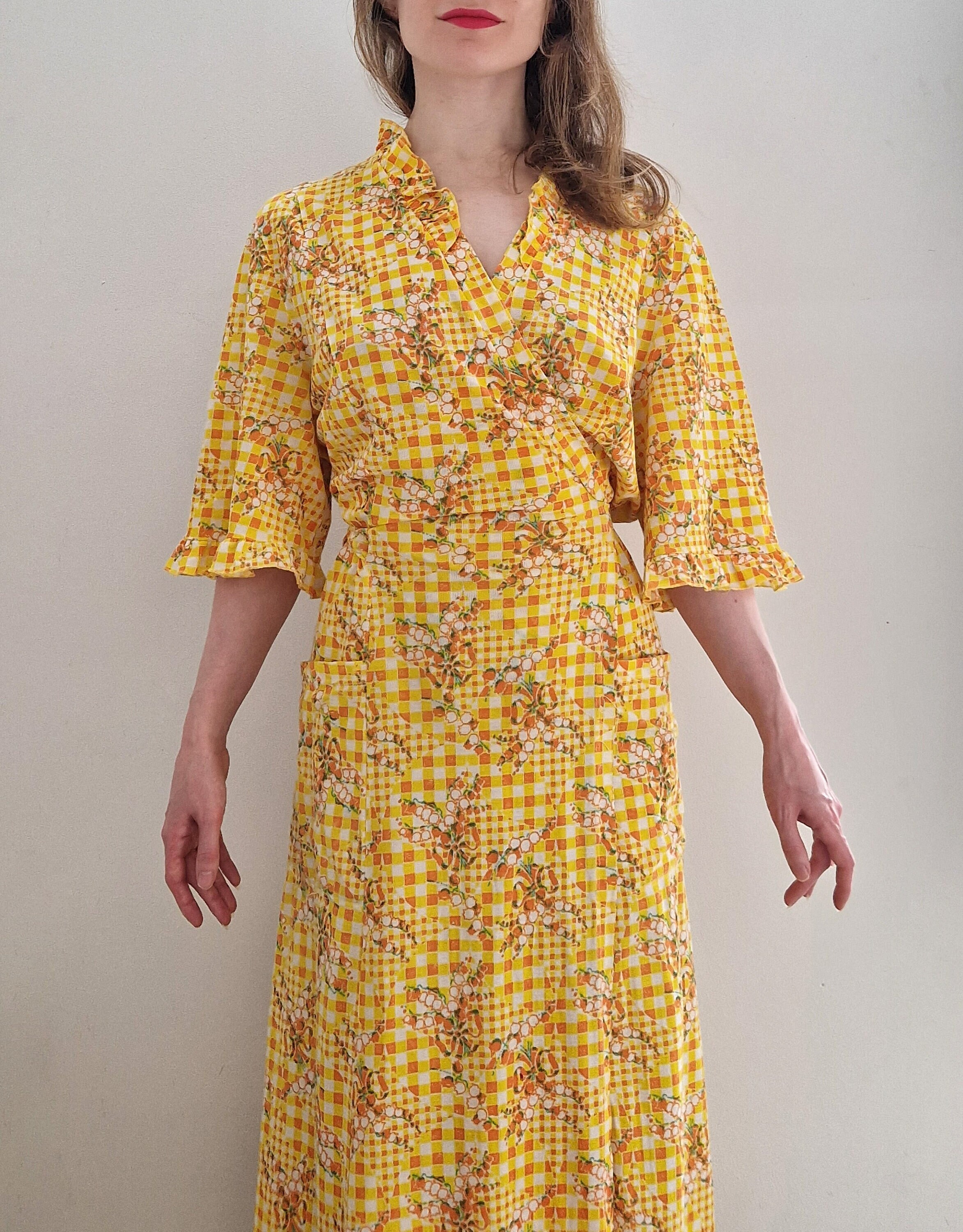 1960s Vintage Floral Lily of the Valley Yellow and Orange Checked Dressing Gown Robe Medium Large Extra Large