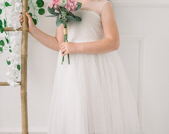 Robe spéciale cérémonie Joy en plumettis blanche de 12 mois à 12 ans