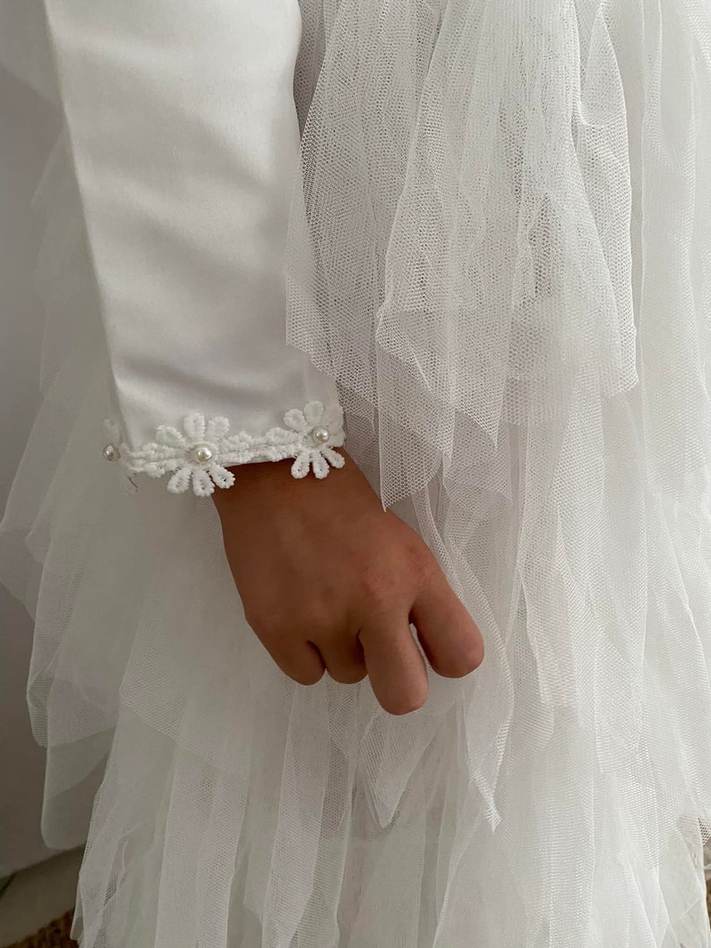 Veste boléro spécial cérémonie en satin blanc modèle Marguerite de 18 mois à 14 ans image 3