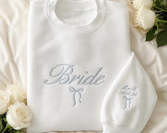 Gepersonaliseerde bruidssweater, geborduurde bruidsjurk geborduurde flirt, ronde hals bruidsjurk, aangepaste mouwnaam en trouwdatum, cadeau vrijgezellenfeest