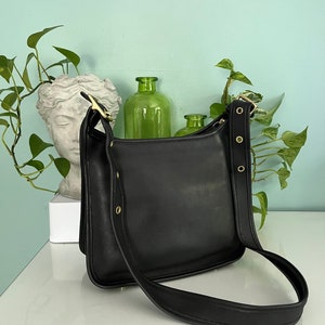 Vintage COACH Black Leather Legacy Zip 9966 Shoulder Bag