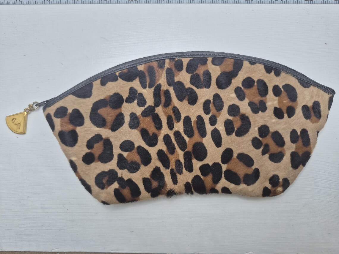 1988 Carey Adina Leopard Faux Fur Zip Pouch Clutch New York 80's Glam, foto 1 di 5