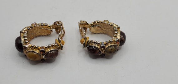 Vintage Unmarked Chunky Gold Tone Clip On Earring… - image 3