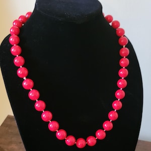 Chunky Vintage 1970s Rote Perlen Halskette Kunststoff Harz Funky