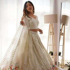 Ontwerper Sequence Work zware lehenga met blouse en Dupatta, Partywear Lehenga choli, Designer lehenga, designer blouse, jurken voor bruiloft afbeelding 1