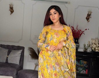 Kurkuma gele basisjurk met bloemenprint en dupatta (set van 3) maat beschikbaar tot 44 speciaal voor haldi-functie in haldi-bruiloftkleding