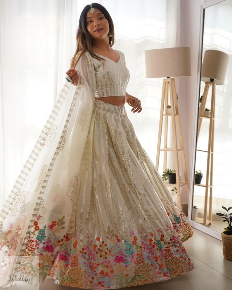 Ontwerper Sequence Work zware lehenga met blouse en Dupatta, Partywear Lehenga choli, Designer lehenga, designer blouse, jurken voor bruiloft afbeelding 1