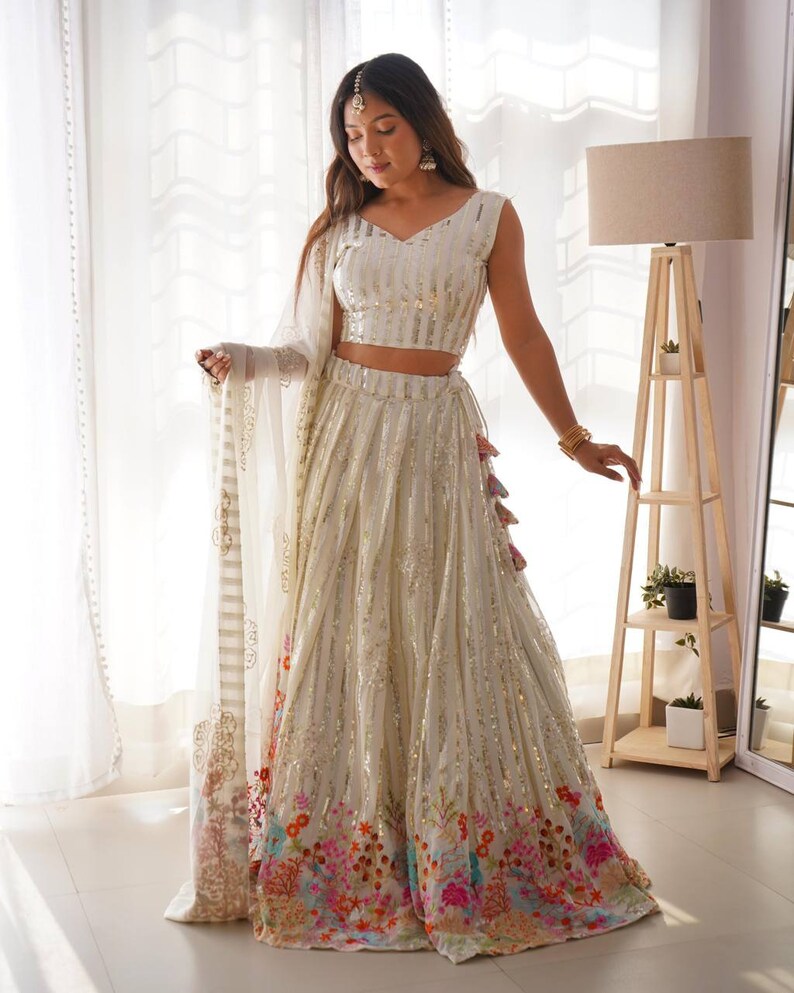 Ontwerper Sequence Work zware lehenga met blouse en Dupatta, Partywear Lehenga choli, Designer lehenga, designer blouse, jurken voor bruiloft afbeelding 4