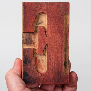 Große 10,8 cm, Letterpress-Blocks, aus Holz. vintage, super Zustand, 1940er Jahre, Mix aus Zahlen, Groß-/Kleinbuchstaben