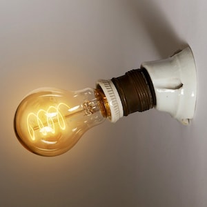 Stara biała porcelanowa gniazdko ścienne, E26/27 z Niemiec