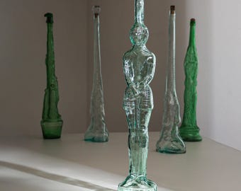 ヴィンテージイタリアンキャンティボトル - グリーンガラスの騎士像