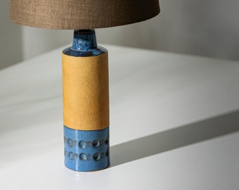 Lampe de table vintage en céramique attribuée à Axella Design Denmark MCM Luminaires design danois