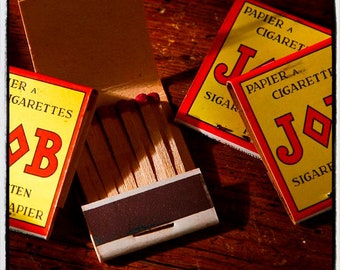 Vintage reclamelucifers voor JOB-sigarettenpapier, België