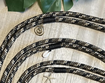 Adjustable mobile phone chain made of camouflage sail rope | Includes adapter patch | 8 mm sail rope | Size adjustable up to 130 cm