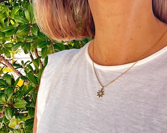 Golden sun necklace, stainless steel – delicate necklace with sun pendant – summer jewelry – gift for her