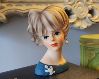 Rare Find Vintage 4 1/2" Japan Napcoware C7471 Lady Head Vase Teal Dress White Flower Brooch w/ Faux Pearl's One Pearl Earring Marked 1960s