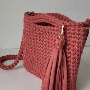 Crochet bag, handmade bag, crossbody bag, shoulder bag, handbag, T shirt yarn, polyester T shirt yarn