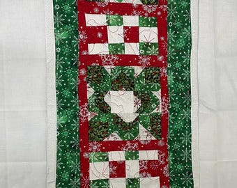 Christmas Patchwork Table Runner. Christmas Ornament Quilting Pattern.