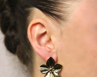 Boucle d’oreille femme,boucle d’oreille fleur, boucle élégante,boucle fleur pendante, idée cadeau,boucle d’oreille acier inoxydable