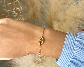 Resin bracelet, hammered charm bracelet, women's bracelet, hammered bracelet, colored pearl bracelet, white bracelet