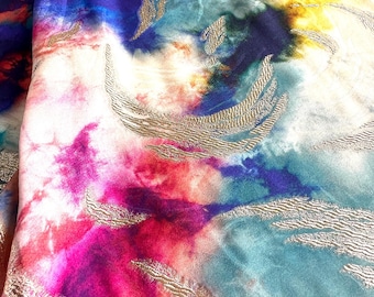 Jacquard de viscosa de diseño exclusivo italiano, estampado abstracto con lurex, fondo beige, de primera calidad.