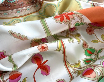 High-quality 100% silk satin fabric, mulberry silk, top print, fine colors, luxury fabric, stretch fabric, designer fabric! Last piece 1.15 m