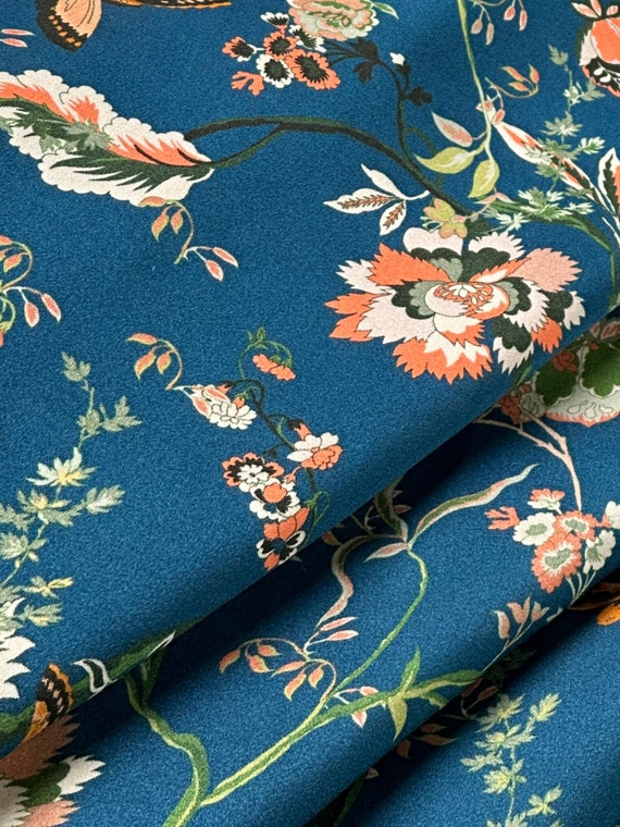 100 exzellenter Seidenstoff, Charmeuse-Seide, eines berümten