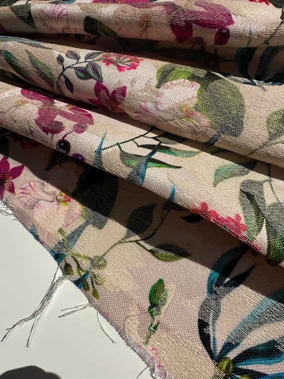 Italienische hochwertige Jaquard-Baumwollmischung mit Poly, floraler Gewebemuster mit Orchideen,  tolle Farbenzusammensetung Top Qualität!