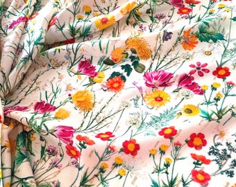 EXCLUSIVE viscose fabric Lamé by Alta Moda, top quality, beautiful delicate summer floral print, ivory background.