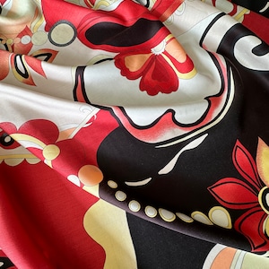 High-quality Italian viscose satin fabric, beautiful print, top quality, designer print!