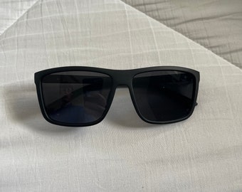 Stylish Men's Black Sunglasses with UV Protection