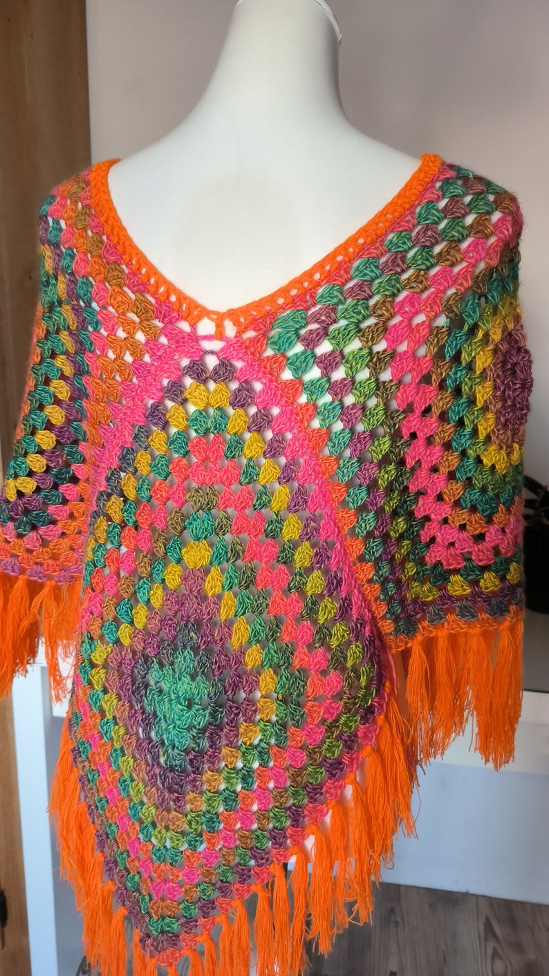 Poncho, Granny-Square-Poncho, gehäkelter Poncho, Hippie-Poncho, Unikat, Poncho mit Fransen, bunter Poncho Bild 5