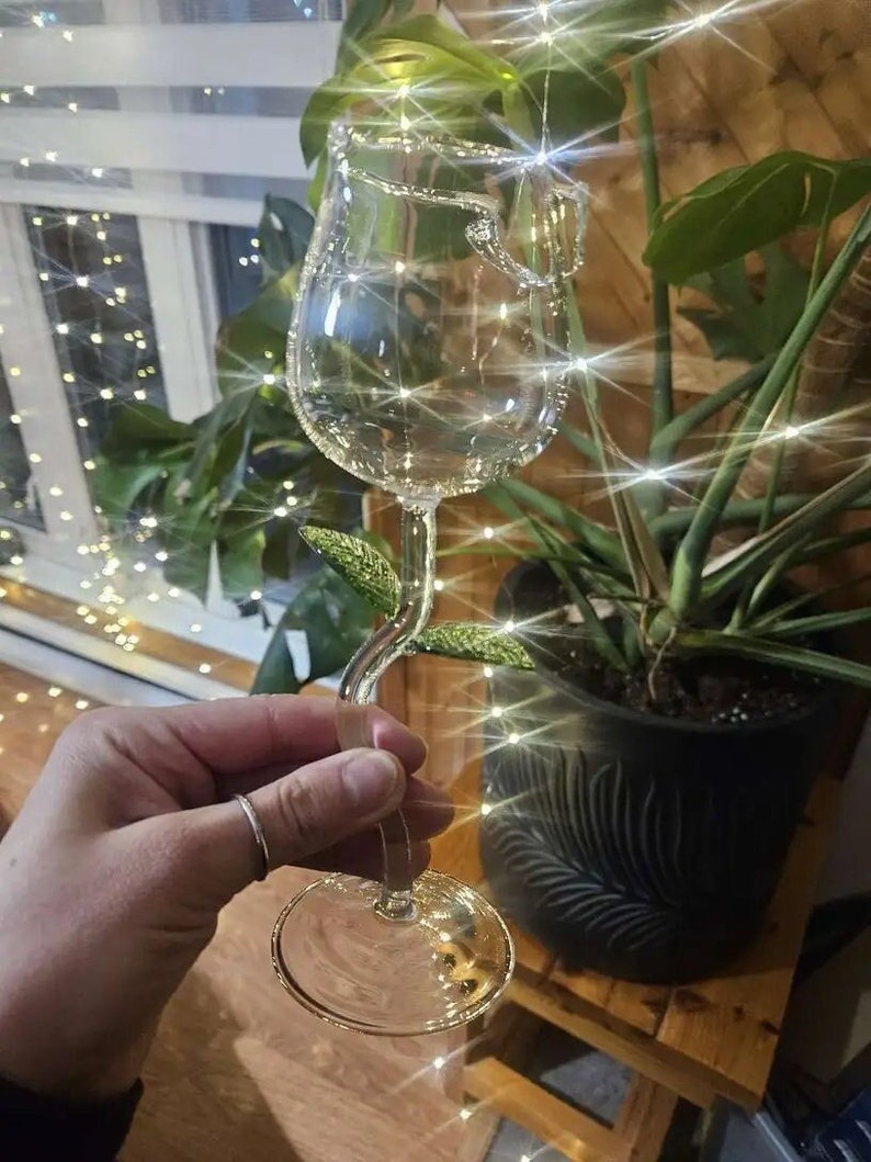 Roseshaped Wine Glass Elegant and Unique 150ml/5oz Flower Wine Glass, Tall Stemware for Red