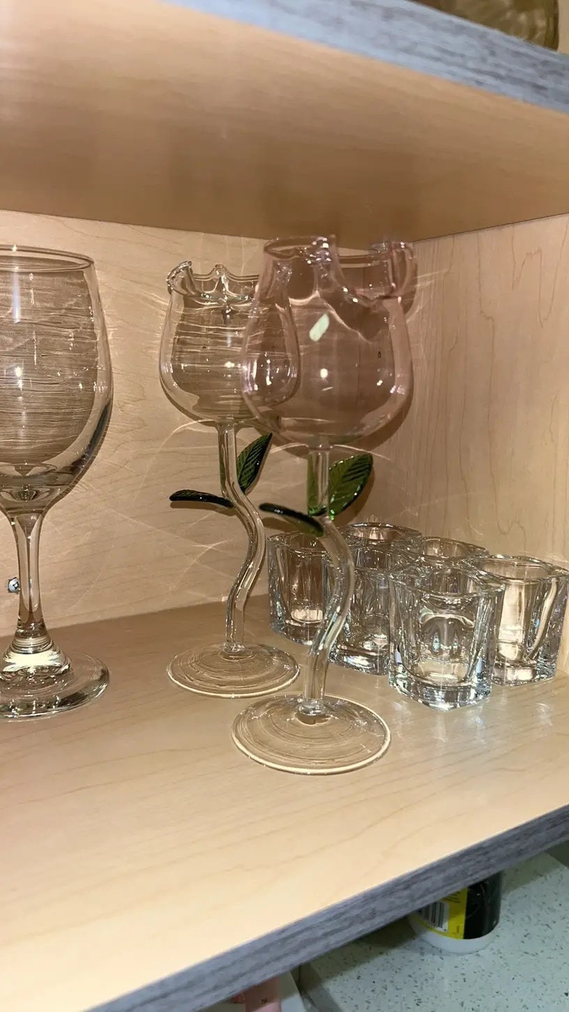 Roseshaped Wine Glass Elegant and Unique 150ml/5oz Flower Wine Glass, Tall Stemware for Red